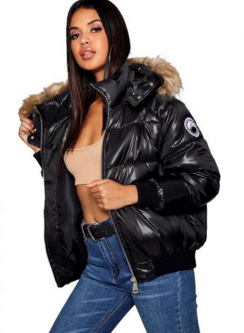 Nadýchaná bunda s kapucí s kožešinou