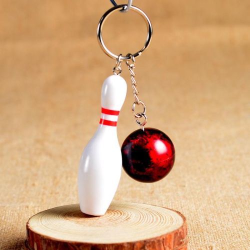 Přívěsek na klíče kuželka a bowlingová koule - červená koule
