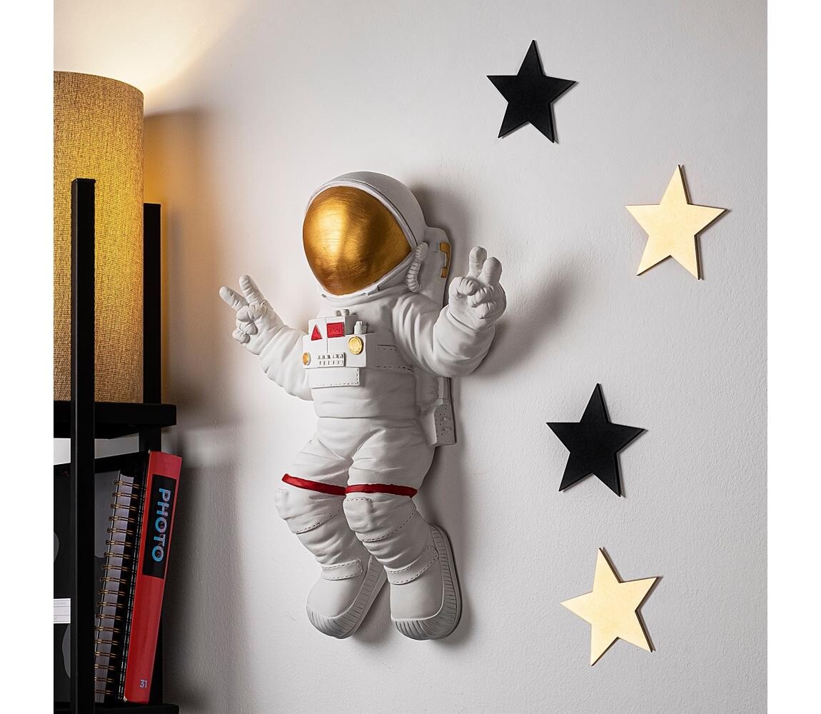 Nástěnná dekorace 47x35 cm astronaut zlatá 565TNL1171