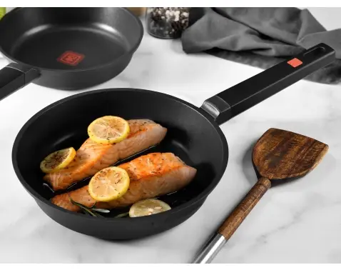 Pánev MasterPro Excellence, 20 cm