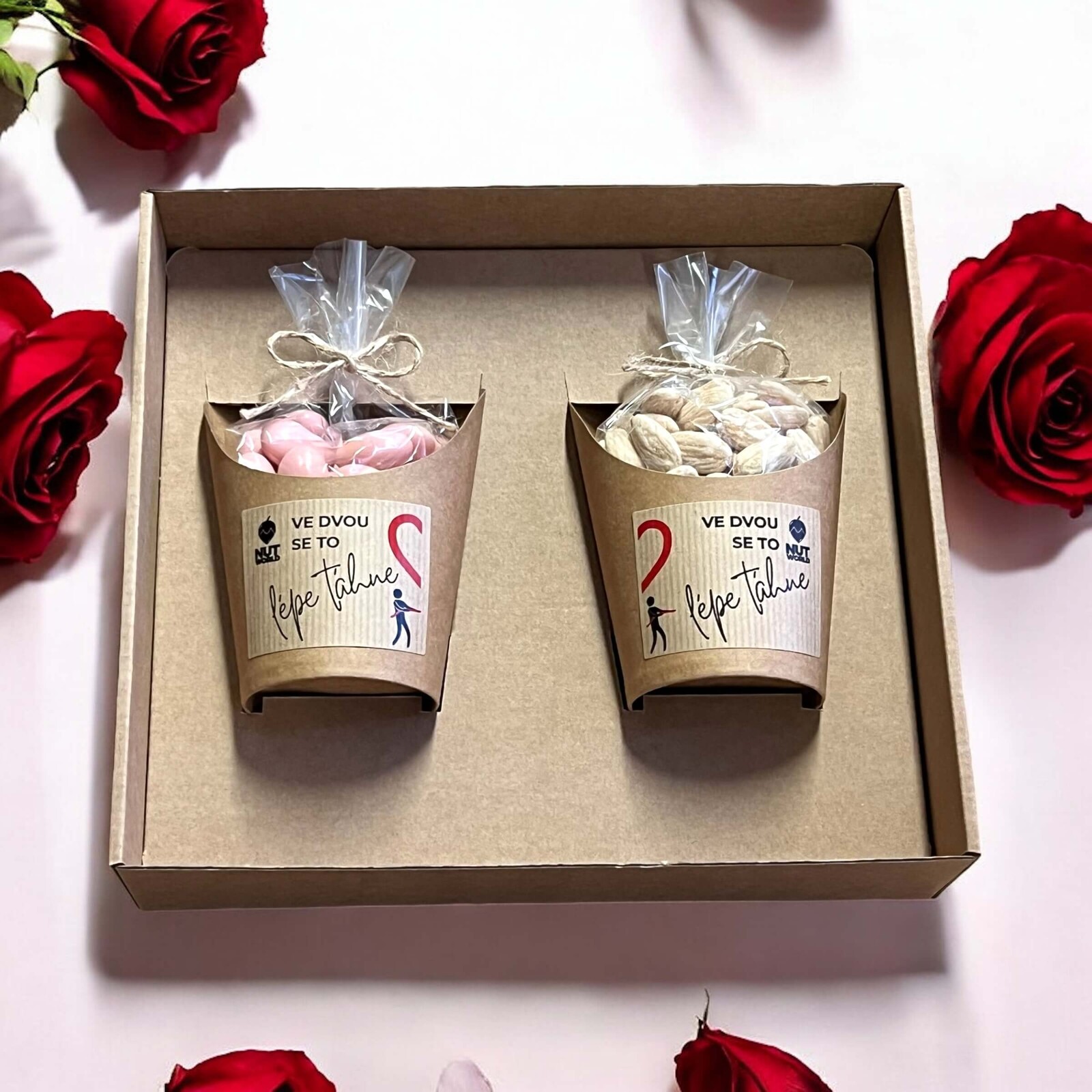 Nutworld.cz Dárková ořechová krabice s kelímky 2x180g – ZAMILOVANÁ