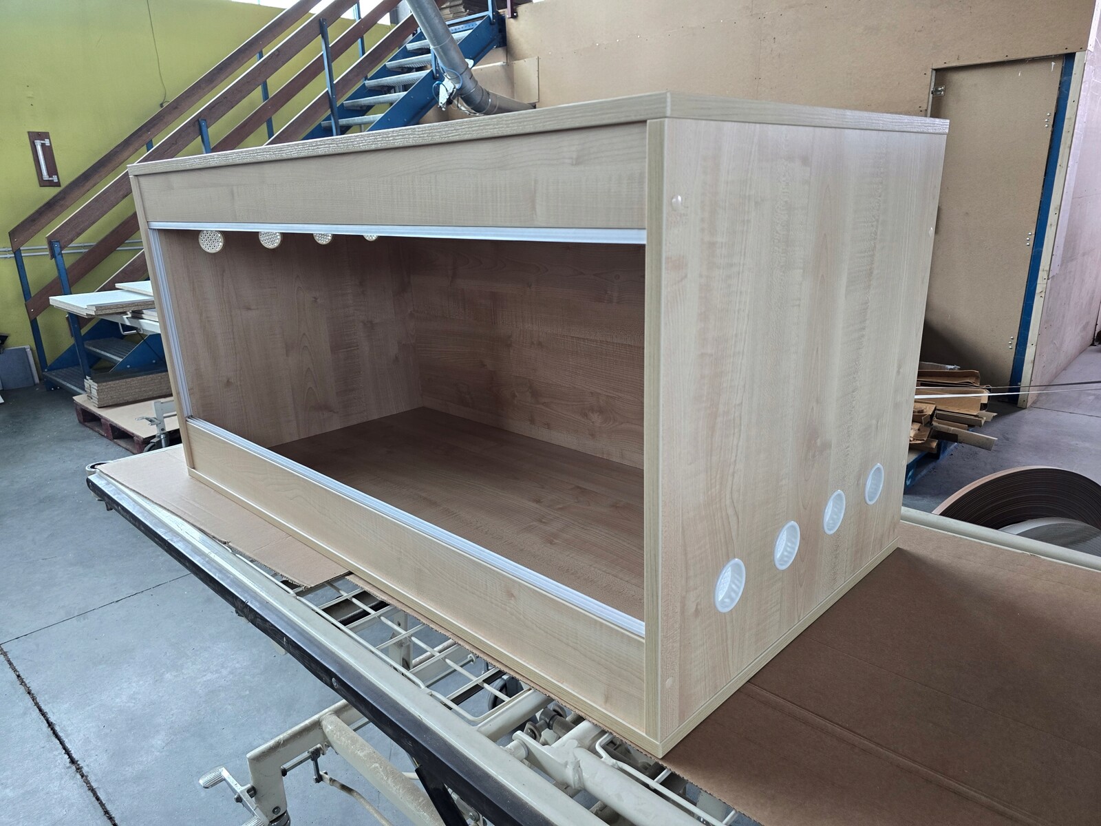 Drewstyl terárium z nábytkové desky 100x50x50