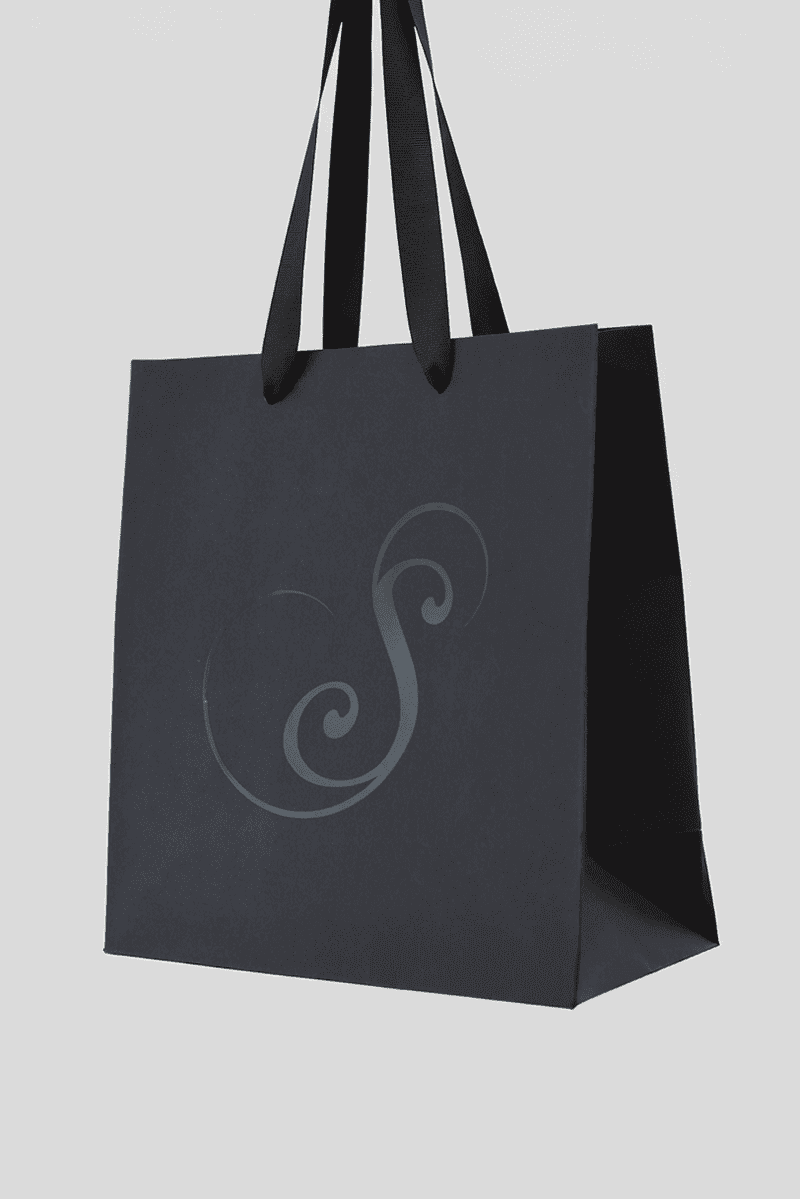 Černá papírová dárková taška 24.5x11x26 cm
