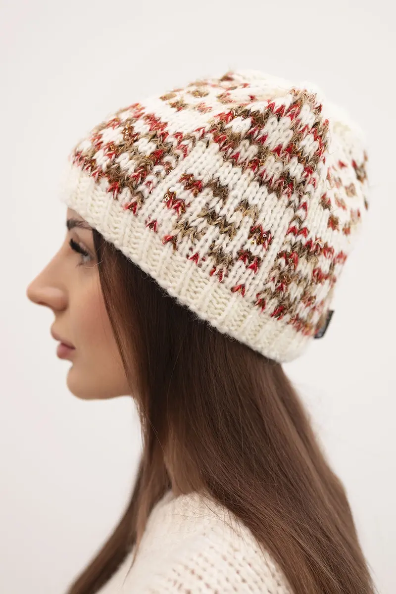 Dámská zimní čepice Kesi s dekorativními krystaly