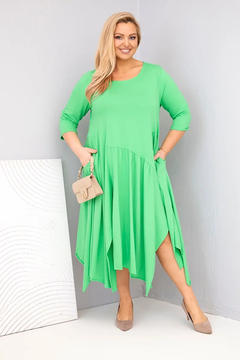 Dámské plus size šaty s asymetrickým lemem