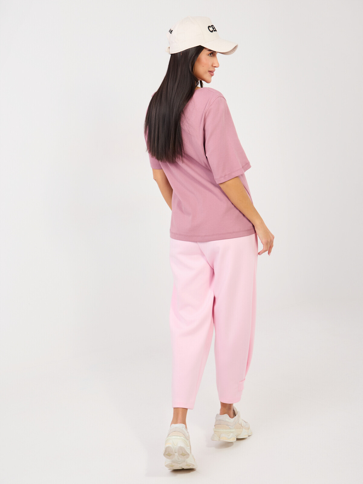 Růžové tepláky z jemného materiálu