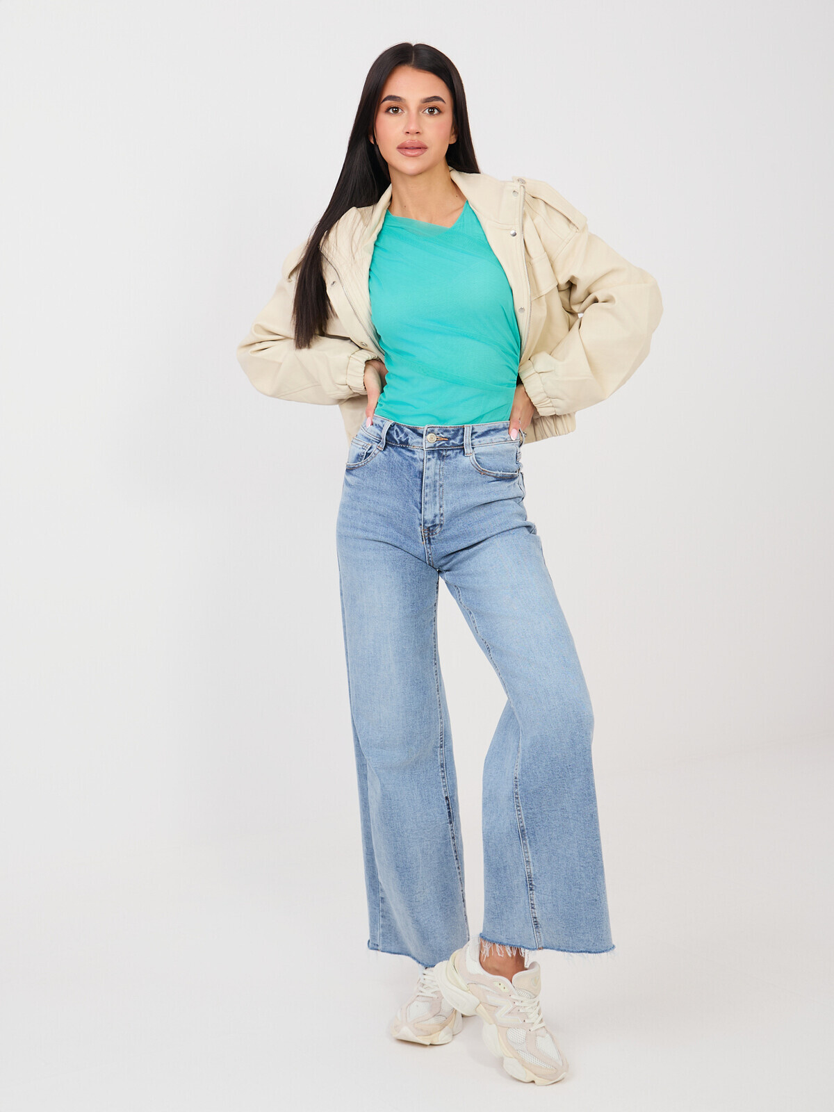 Tyrkysové body s dlouhými rukávy