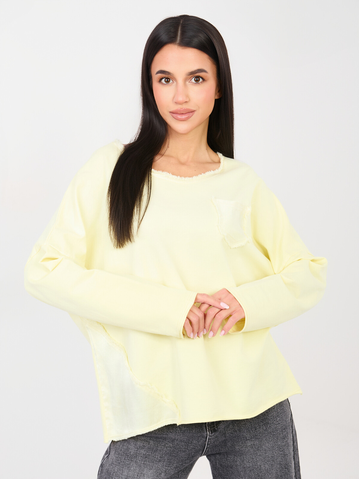 Žlutá halenka s dlouhými rukávy