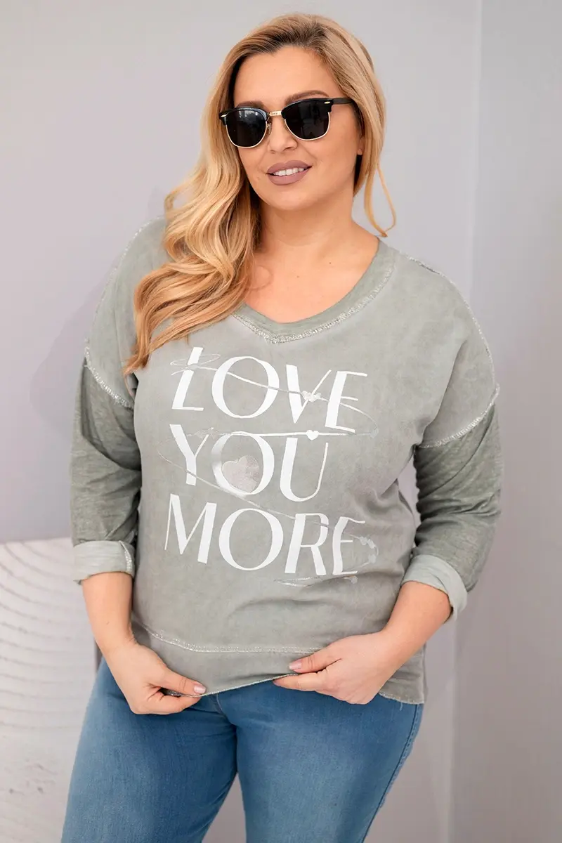 Kesi Włoski Dámská blůza Plus Size s nápisem Love You More khaki