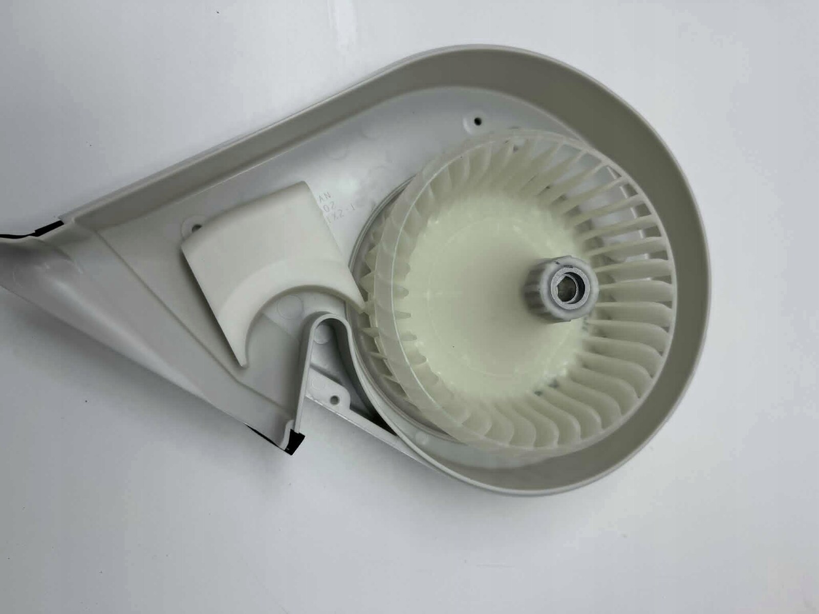 Kanál ventilátoru pro sušičku Samsung (DC8201221A)