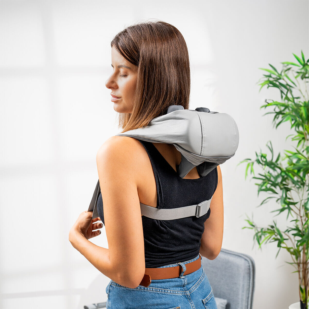 InnovaGoods Dobíjecí masážní přístroj 6D na krk a záda Silax