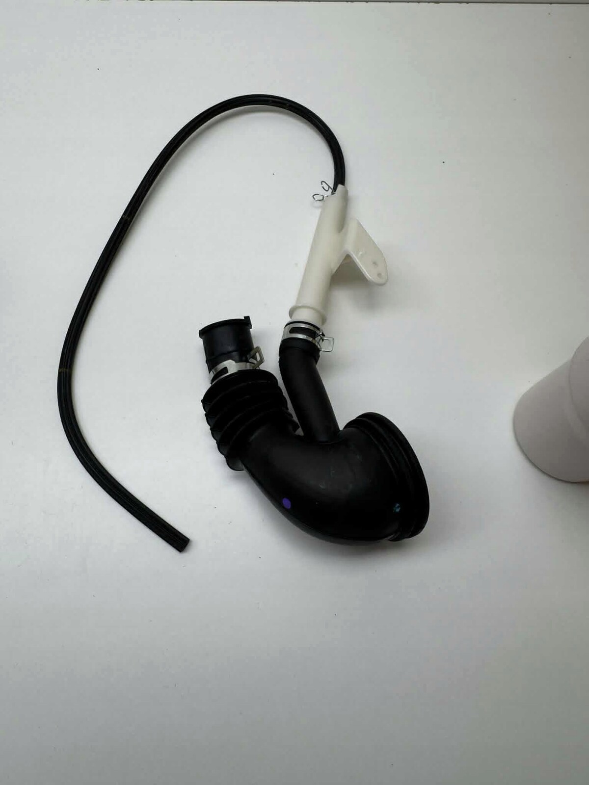 Samsung DC97-17330A hadice spojující nádrž (buben) s odtokovým čerpadlem