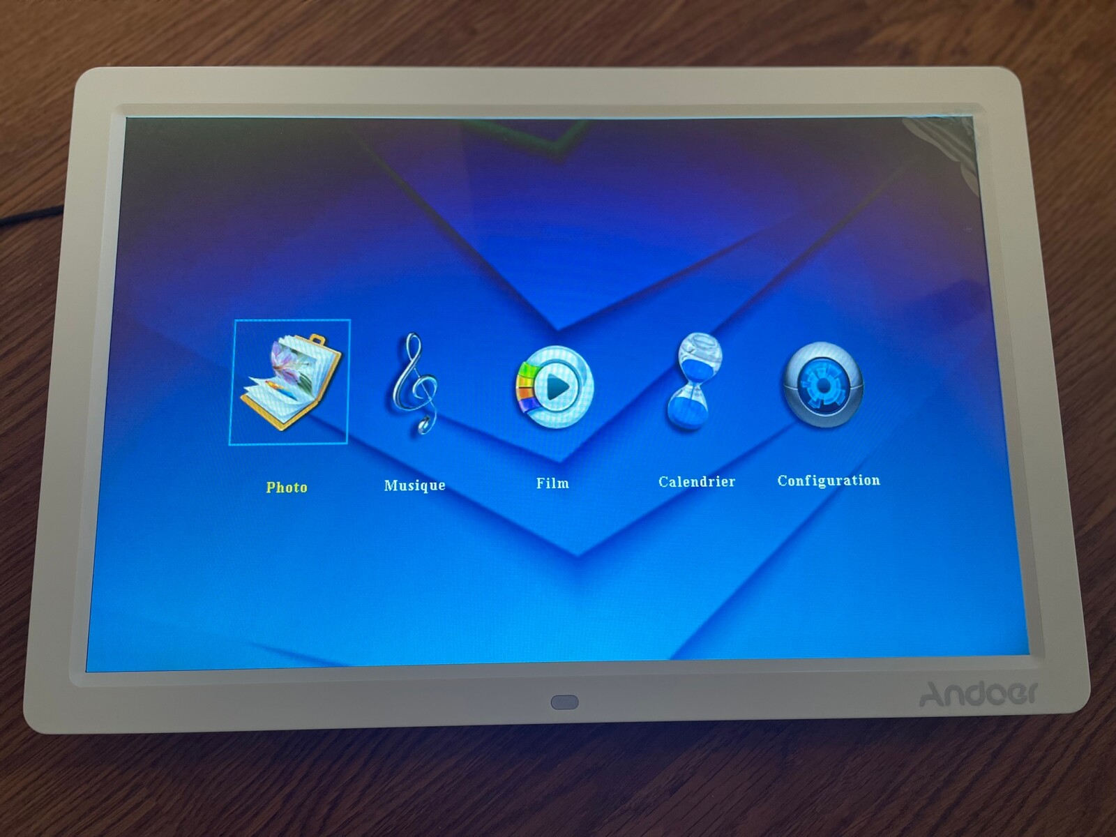 15.4 Inch 1280 * 800 Resolution Led Digital Bílý