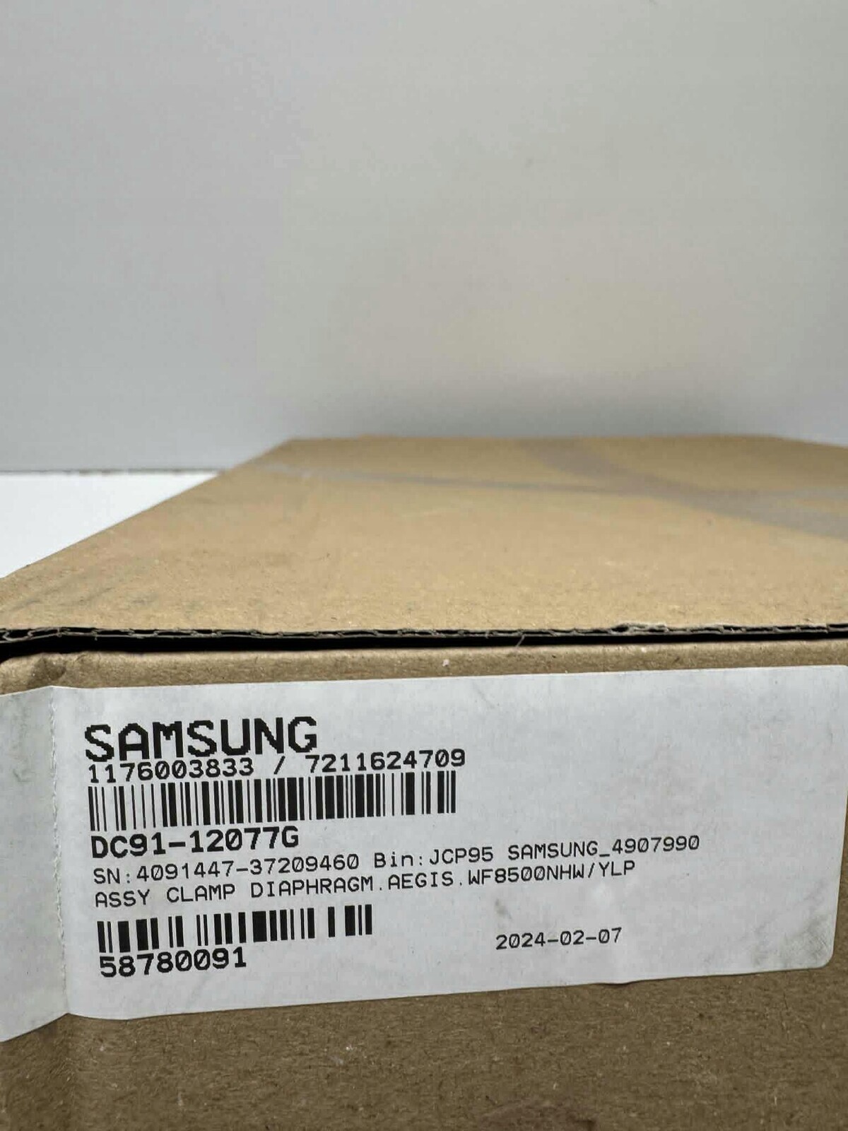Samsung DC91-12077G objímka zástěry na dveře pračky Samsung