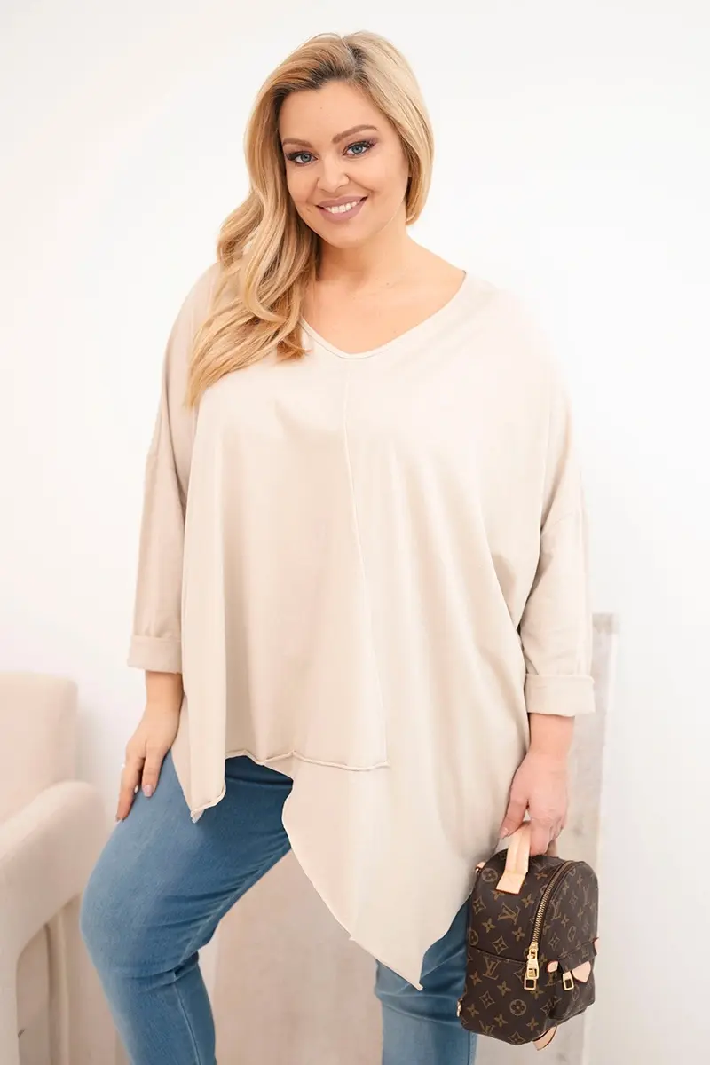 Kesi Dámská bavlněná blůza Plus Size s asymetrickým spodním lemem a V výstřihem béžová