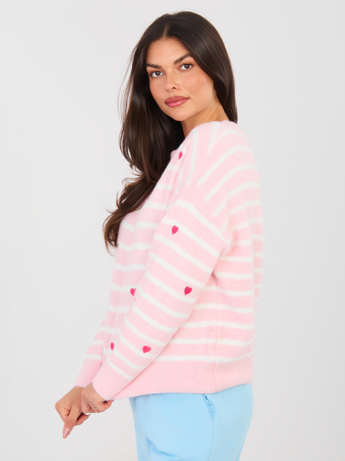 Růžový pruhovaný svetr srdíčka