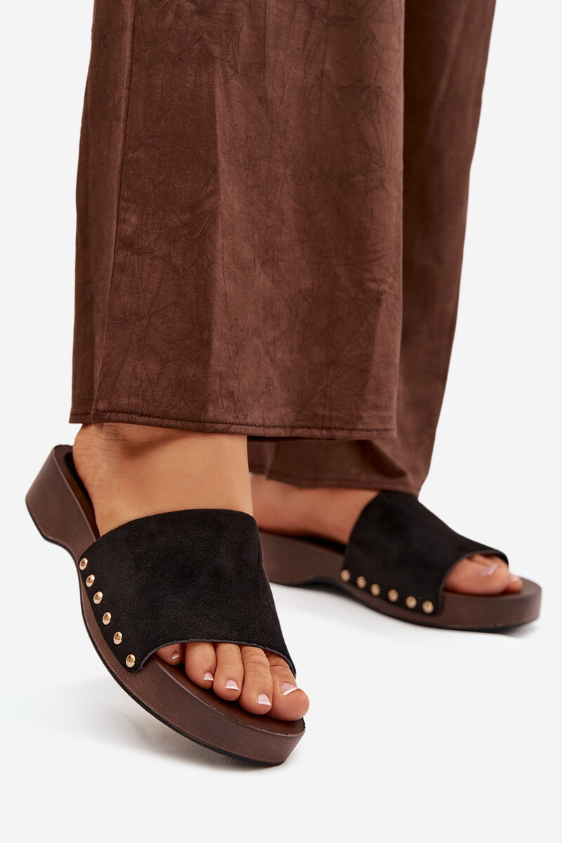 Dámské pantofle se zlatými cvoky Ferinna