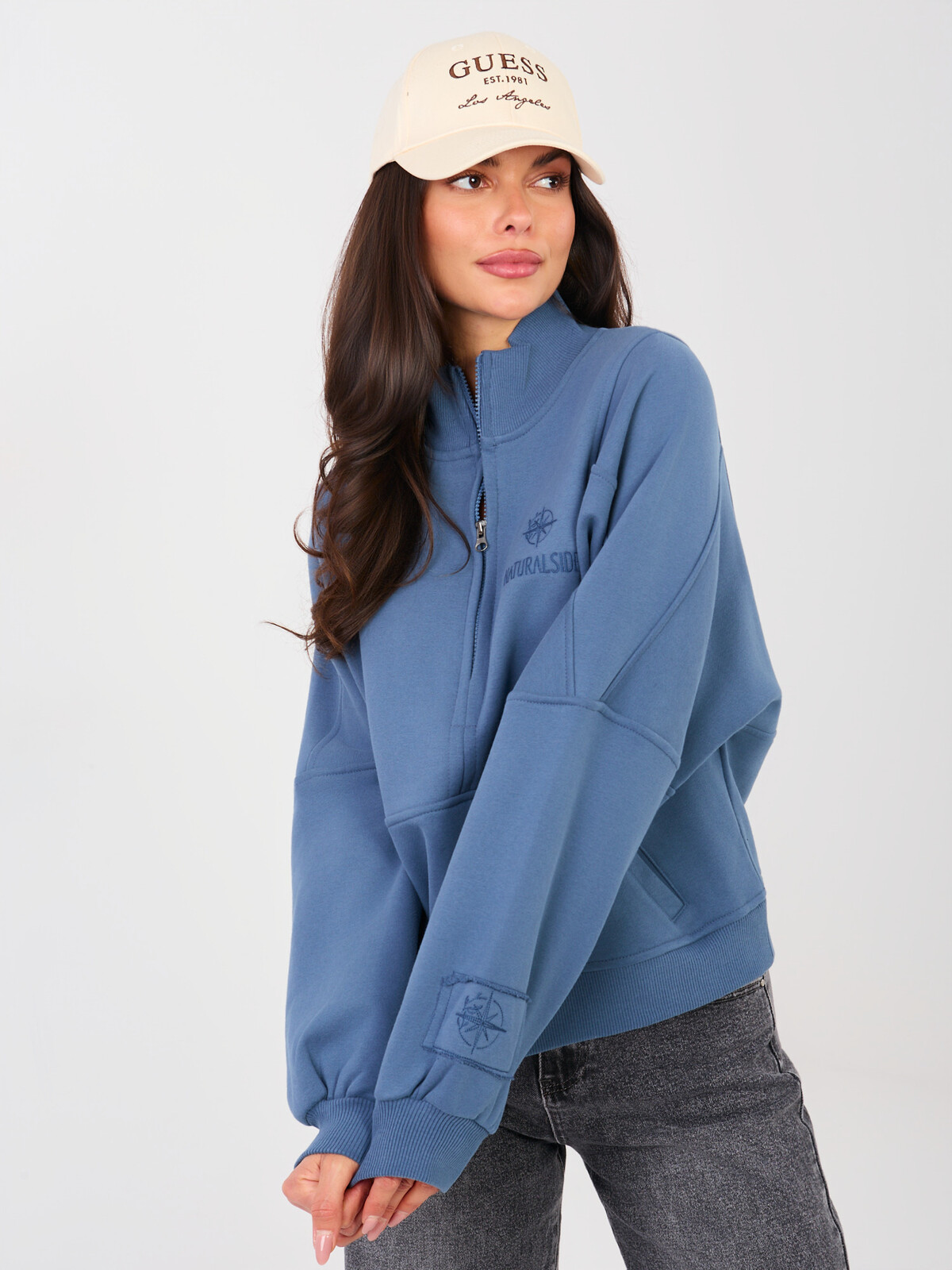 Tmavě modrá mikina bez kapuce