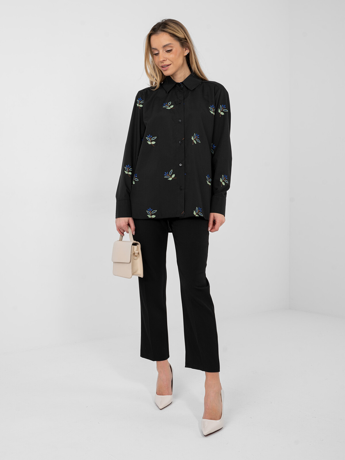 Černá vzorovaná košile