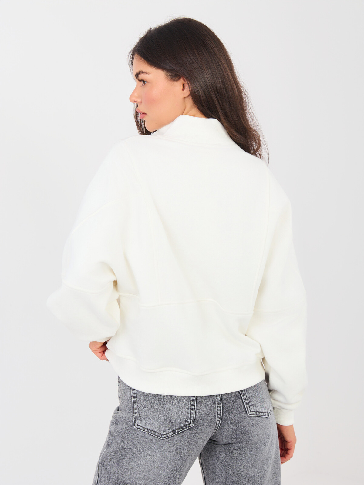 Bílá mikina se zipem