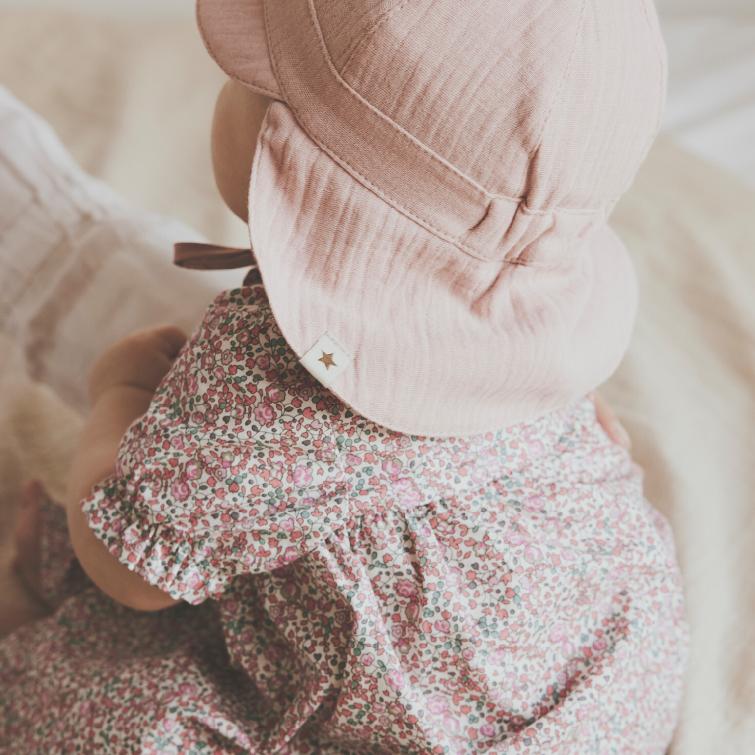 HUTTEliHUT dětský mušelínový klobouček s oušky 460458 - 5013 Velikost: 2 - 4 roky