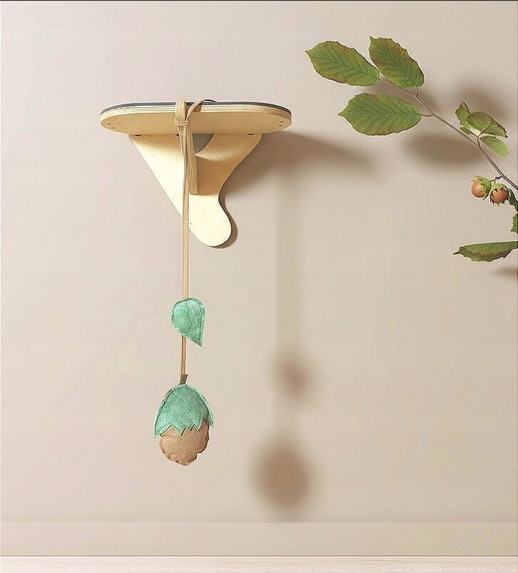 Pražská Hračka pro kočky odolná, závěsná na škrabadlo Ovoce Lísky