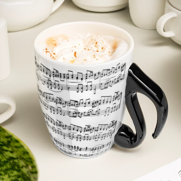 Hudební hrnek - notová osnova