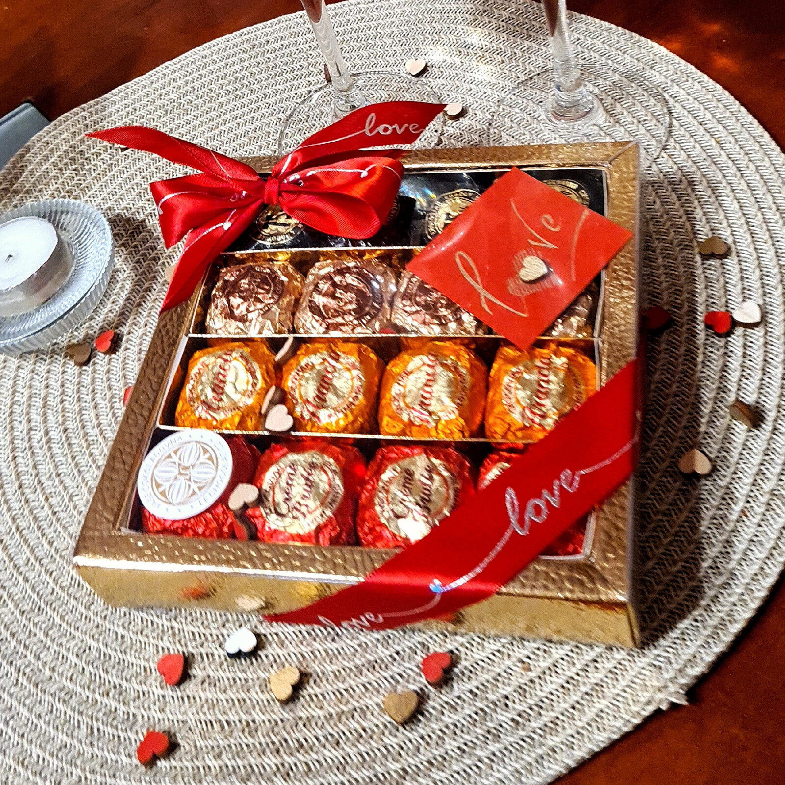 Venchi Chocaviar zamilovaná bonboniéra 320g