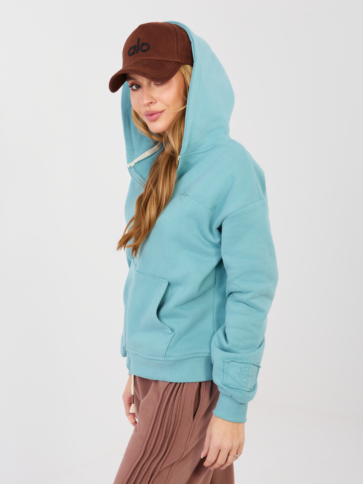 Tyrkysová mikina s kapucí