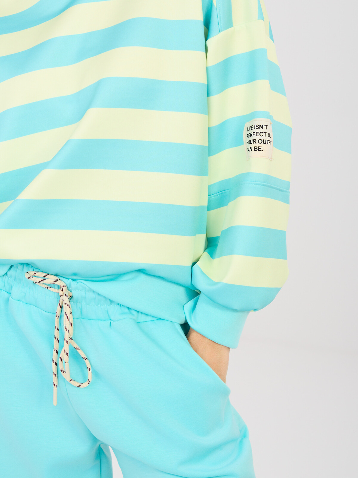 Dámský pruhovaný komplet v mátové barvě