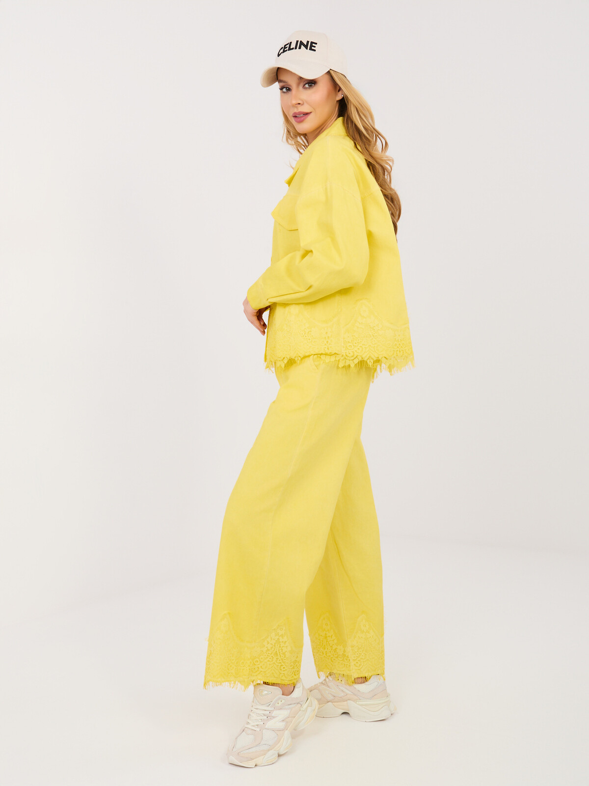 Žluté kalhoty s elastickým pasem