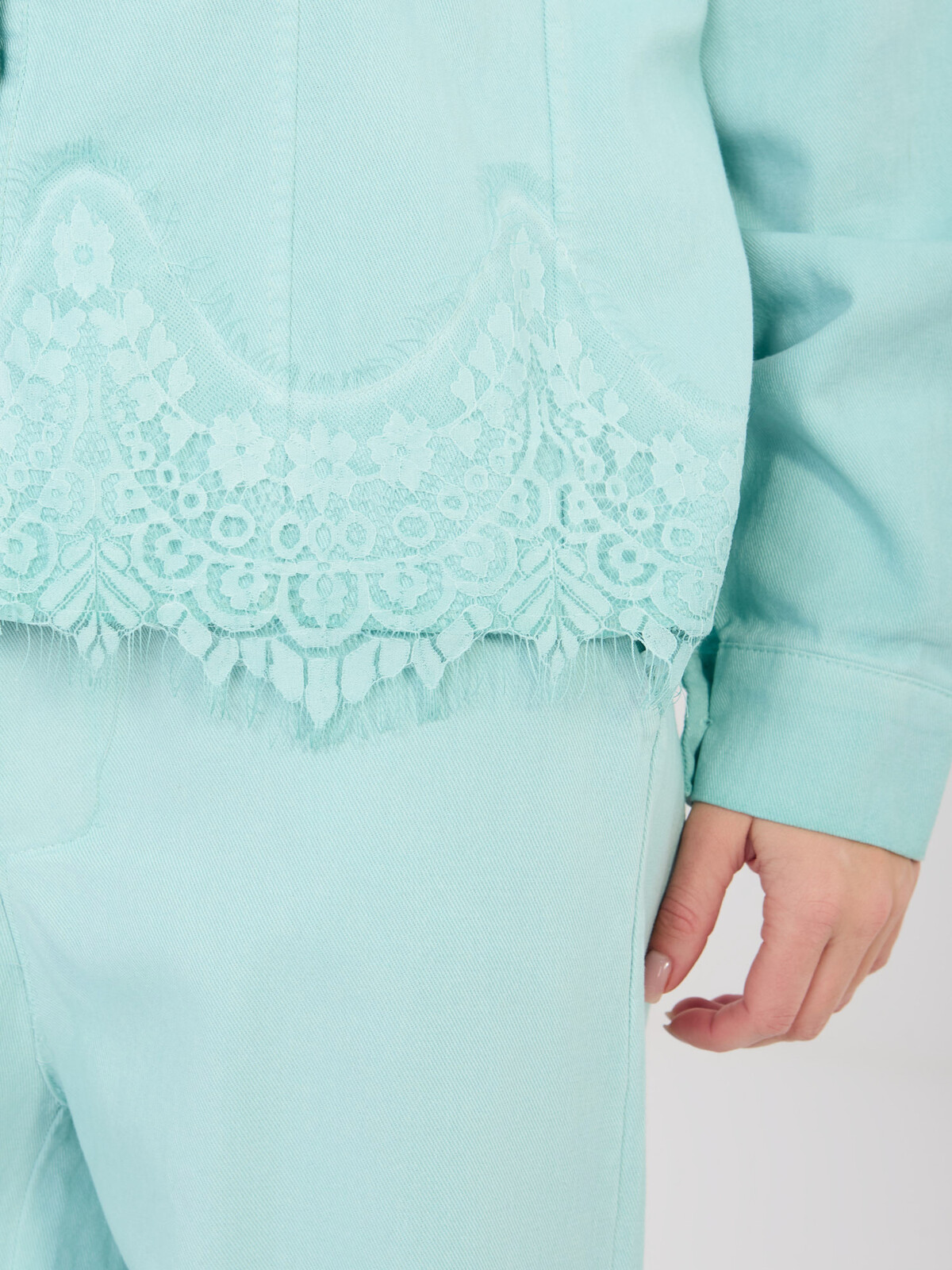 Mintová džínová bunda s krajkou