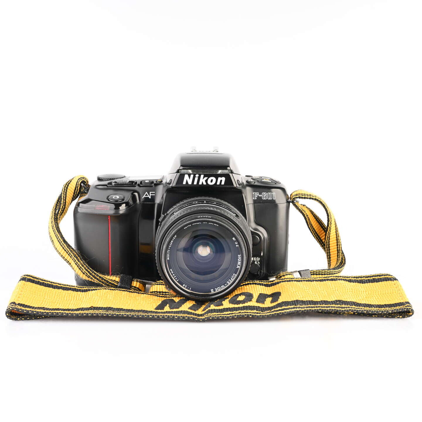 Nikon F-601 + 24 mm f/2,8 bazar