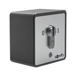 Somfy Keyswitch 2 – klíčový spínač pro povrchovou montáž, 2pólový, pancéřovaný, pro ovládání pohonu brány a vrat
