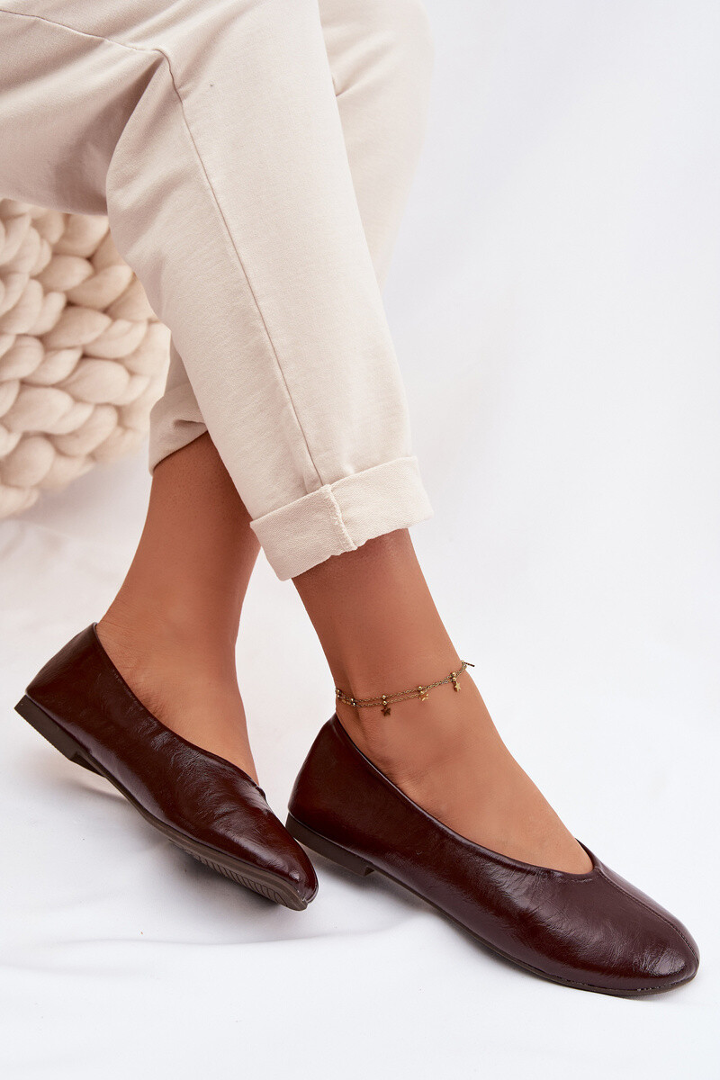 Lakované baleríny z eko kůže čokoládové