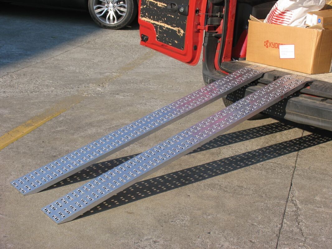 Metalmec Hliníkové nájezdy přímé MM014S0 - 2000 mm, max.nosnost 1000 kg