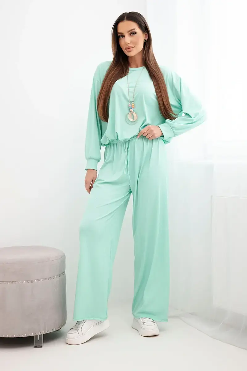 Dámský set s viskózovou blůzkou a širokými kalhotami