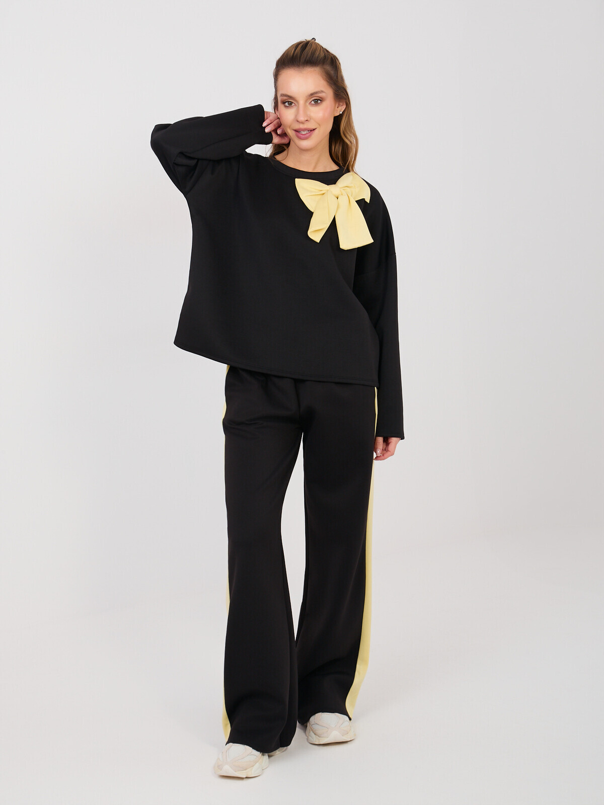 Černý komplet s mašlí