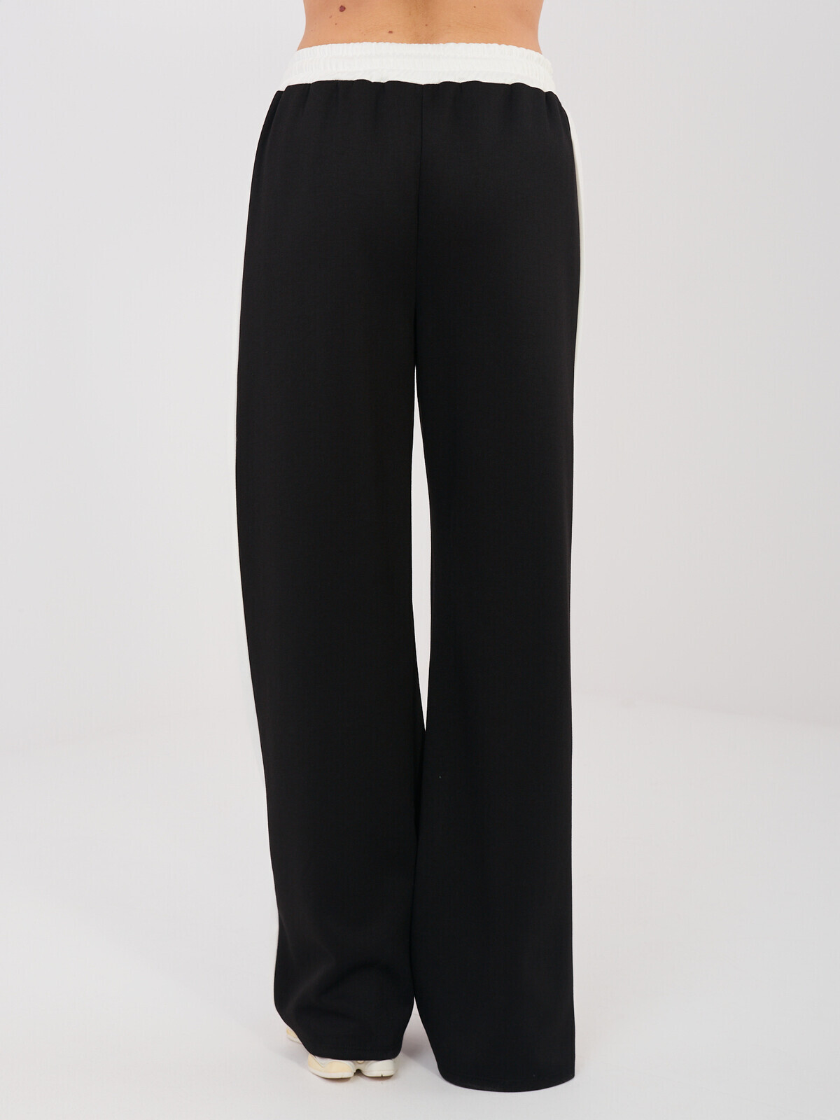 Černo-bílý komplet Amour