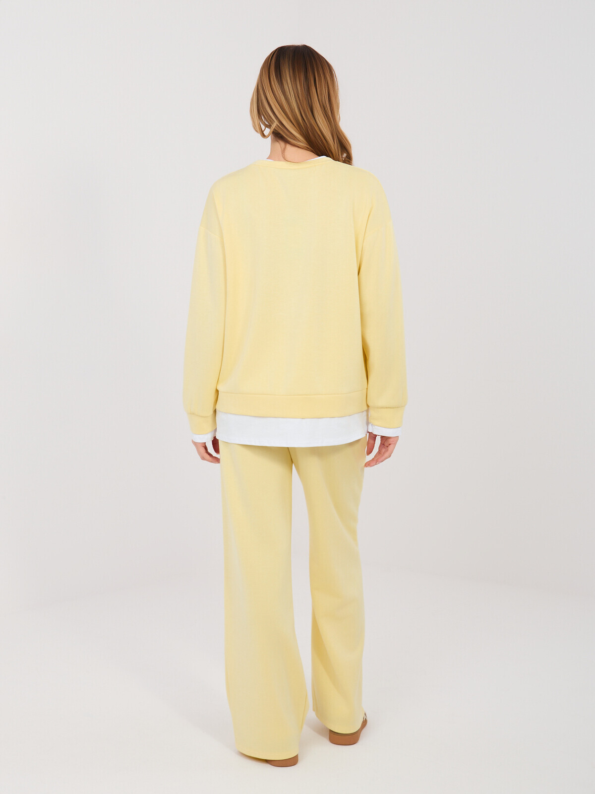 Světle žlutý dámský komplet