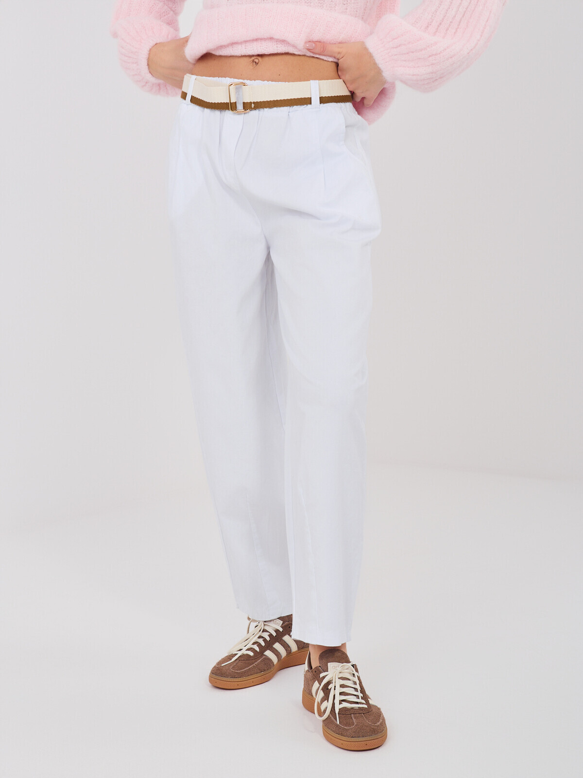 Bílé jednobarevné kalhoty