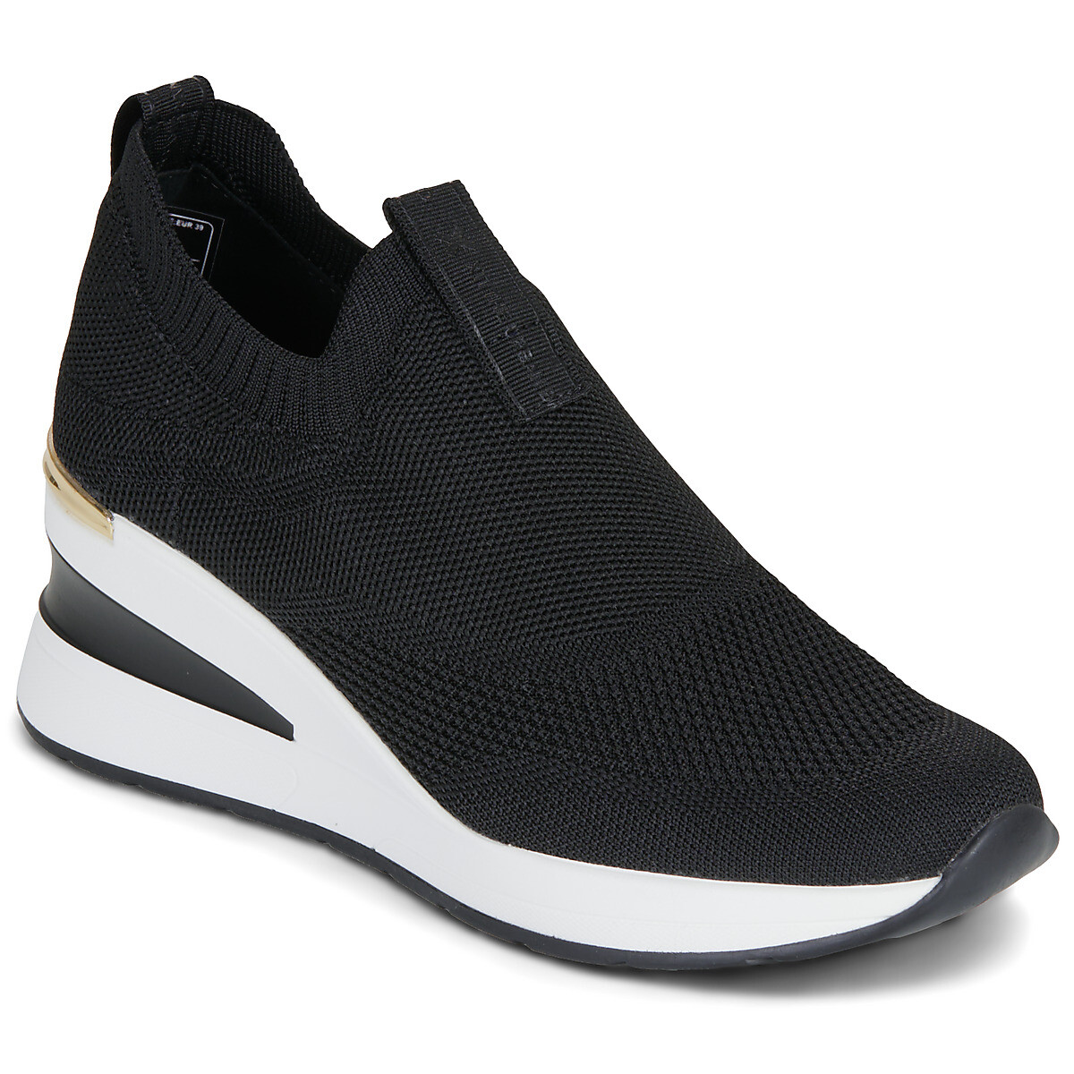 Xti  145100  Černá