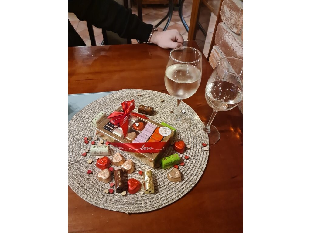 Venchi Dárková bonboniéra se srdíčky 220g