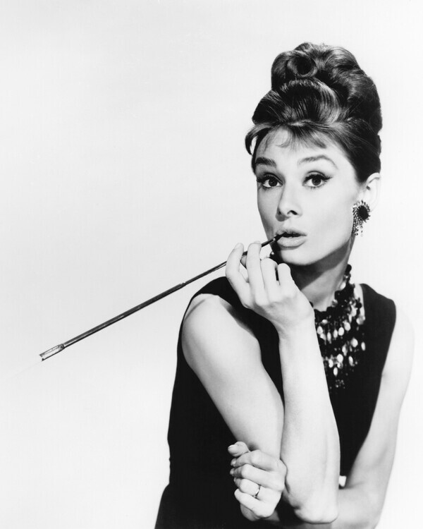 Silver Screen Collection Plakát, Obraz - Audrey Hepburn In Breakfast At Tiffany's, 30 × 40 cm