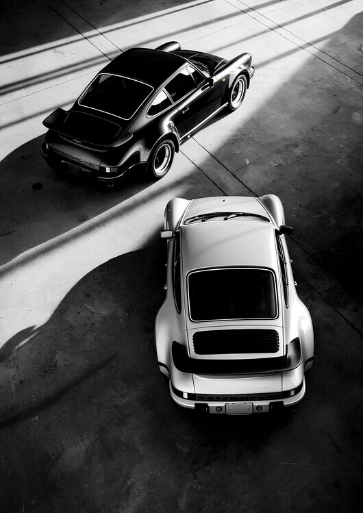 autor Plakát, Obraz - Classic Contrast: Black and White Porsche 911, 30 × 40 cm