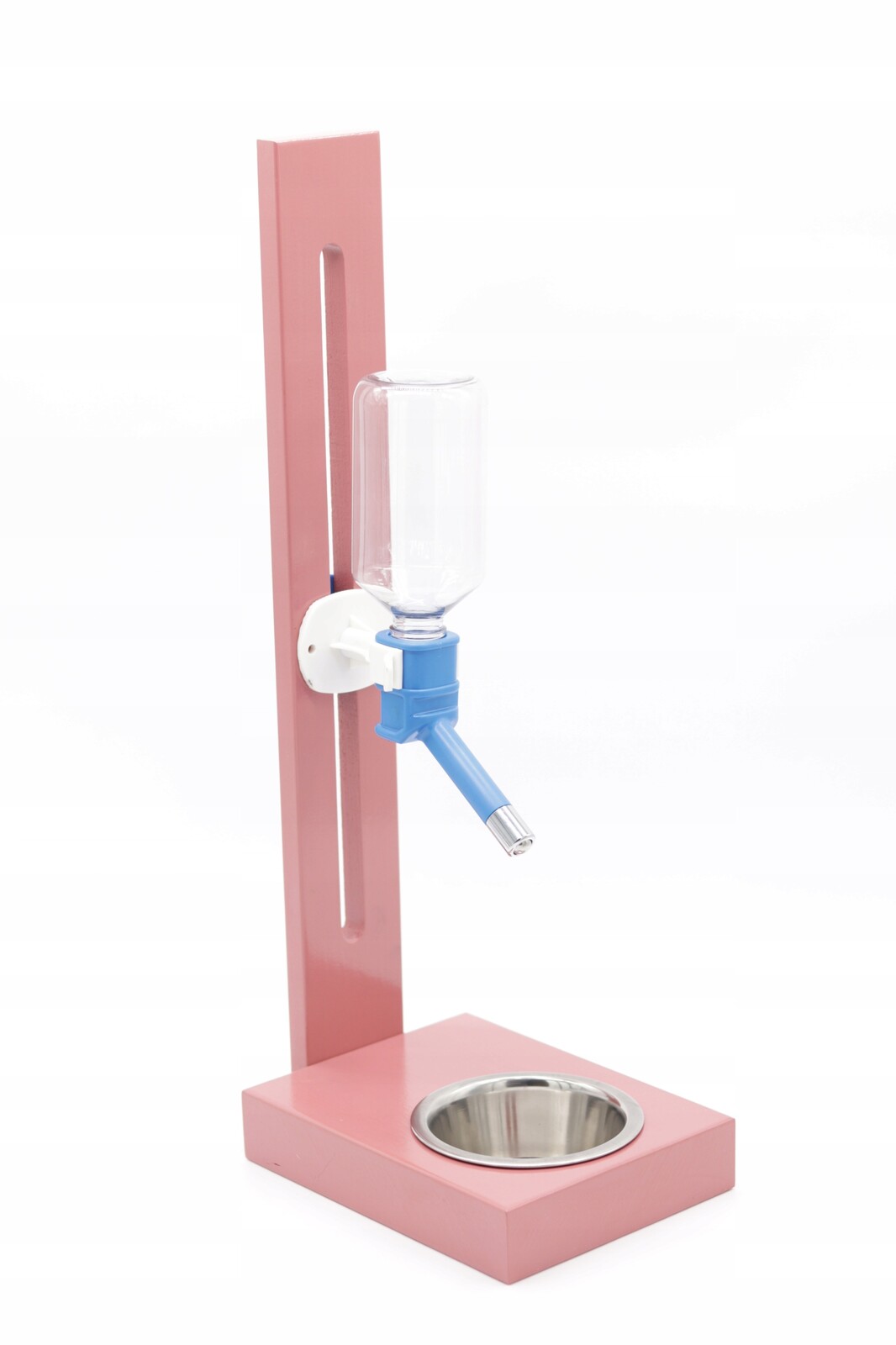 Napáječka na dřevěném stojanu. Růžový stojan Napáječka Dávkovač vody