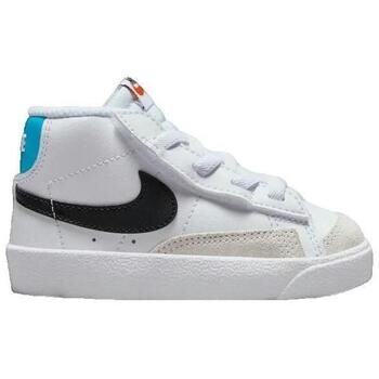 Nike  Chaussures  Sportif Cuir Noir  Černá