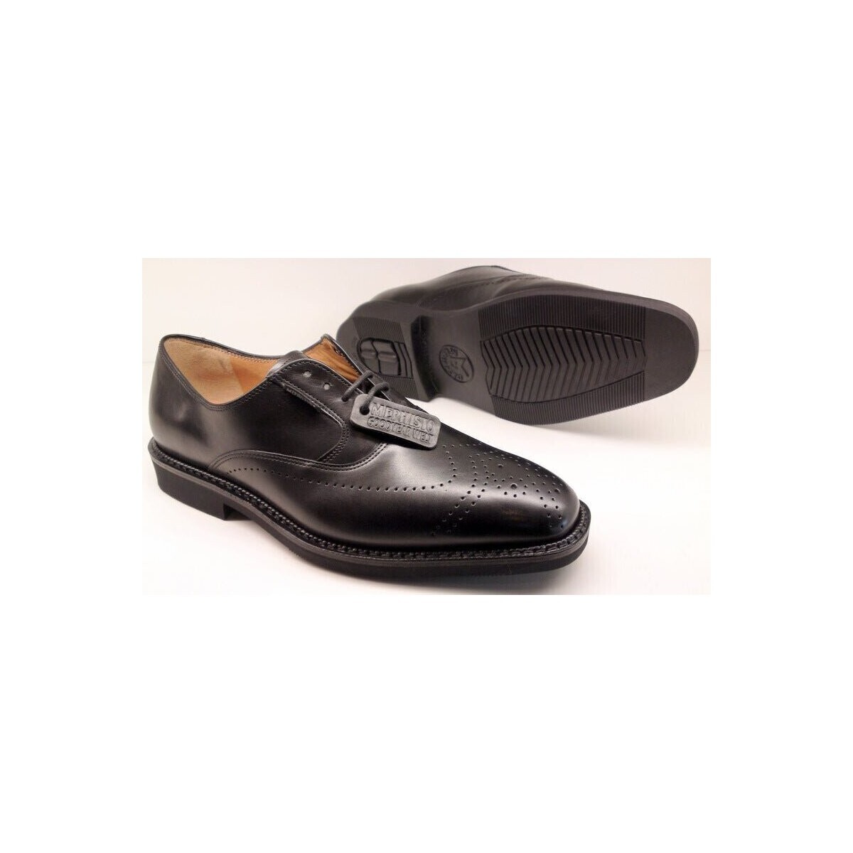 Mephisto  Peter  Černá