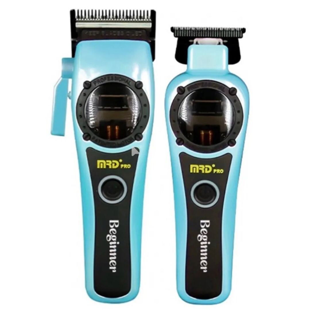 MRD PRO Beginner Combo - set profesionálního střihacího a konturovacího strojku s vector motorem + M22 - olej na mazání, 200 ml HC-999-GMT-999-BLUE-COMBO - Světle modrá barva