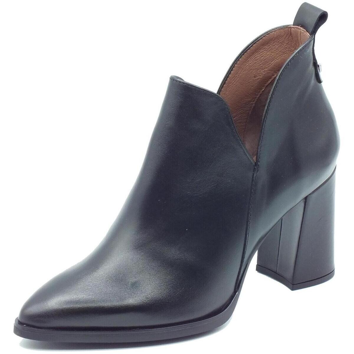 Wonders  M-5428 Iseo  Černá